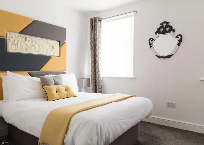 Cambridge City Studios By Payman Club